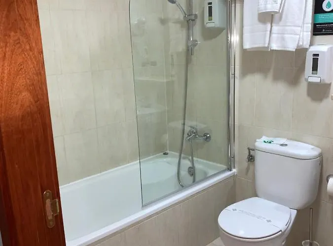 ホテル Templarios ポンフェラダ